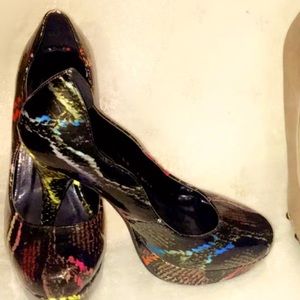 COPY - Worn one time in new condition doesn’t come with the original box